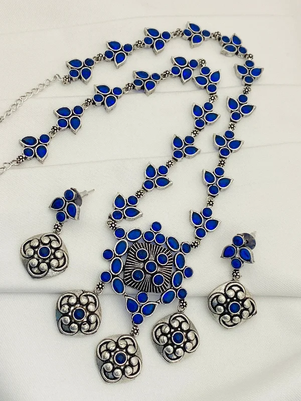 Unique Pendant Necklace-Attractive Blue Stone Beaded Floral Art Work Design Oxidized Silver Plated Necklace Set With Earrings