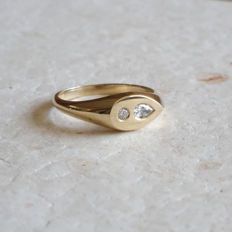 Unique Men’s Wedding Ring-Toi et Moi Diamond Signet Ring | OOAK