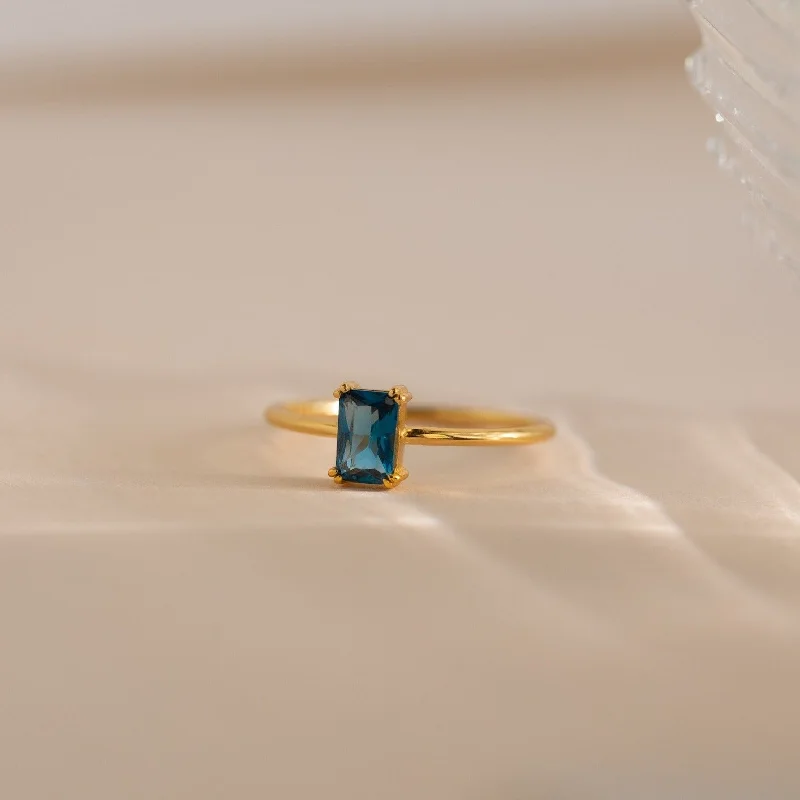 Chunky Silver Ring-Blue Topaz Emerald Ring