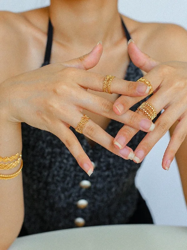 Large Emerald Ring-Lace Pattern Diamond Open Ring