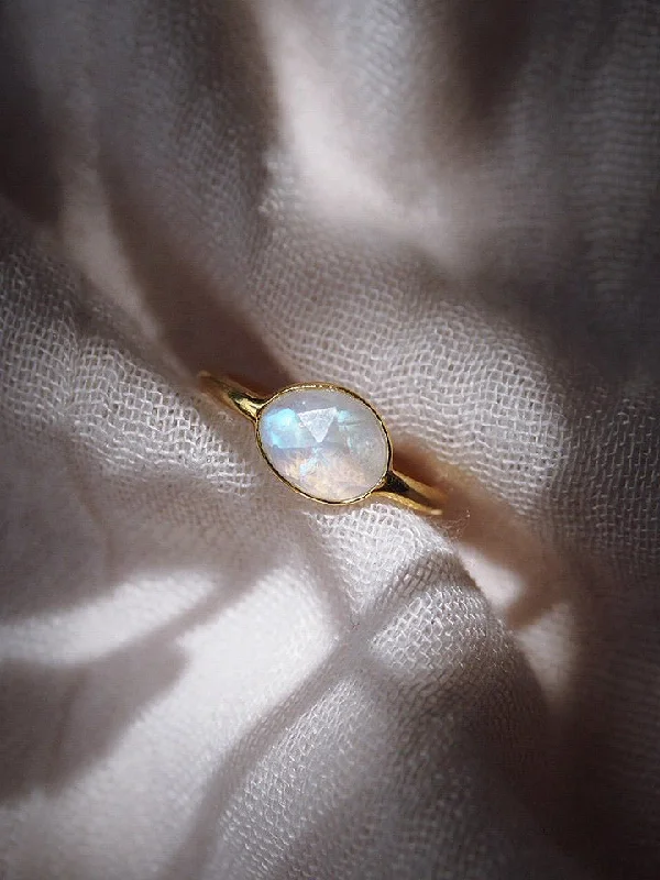 Simple Diamond Band-Rose Cut Rainbow Moonstone Ring - Hokulani