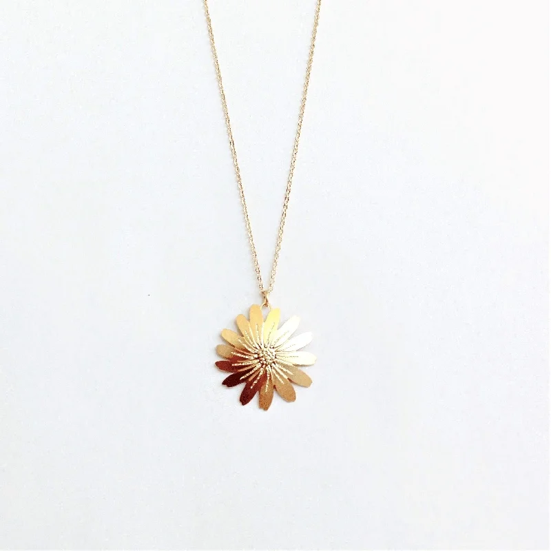 Elegant Gold Pendant Necklace-Daisy Necklace