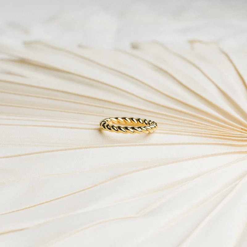 Elegant Diamond Ring-Tia Twisted Ring