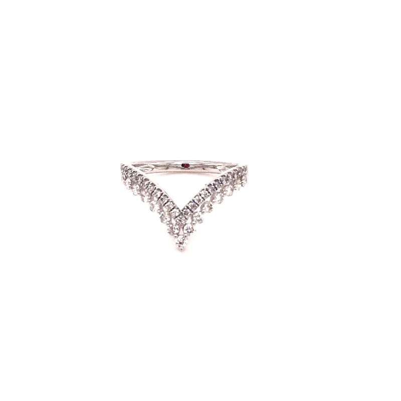 Modern Solitaire Ring-Double Row Pointed Diamond Band